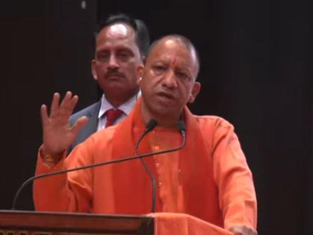 गोरखपुर का खिचड़ी मेला होगा प्लास्टिक फ्री, CM Yogi का विशेष निर्देश सीएम योगी आदित्यनाथ गोरखपुर में ।