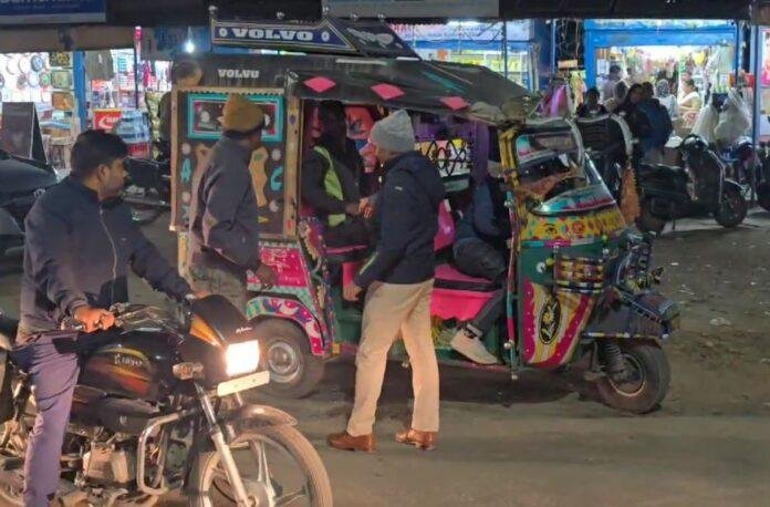 Bokaro Breaking : युवक पर लाठी डंडे और चाकू से जानलेवा हमला...