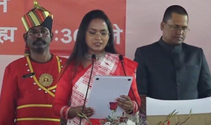 ाीूहद Hemant Cabinet Expansion