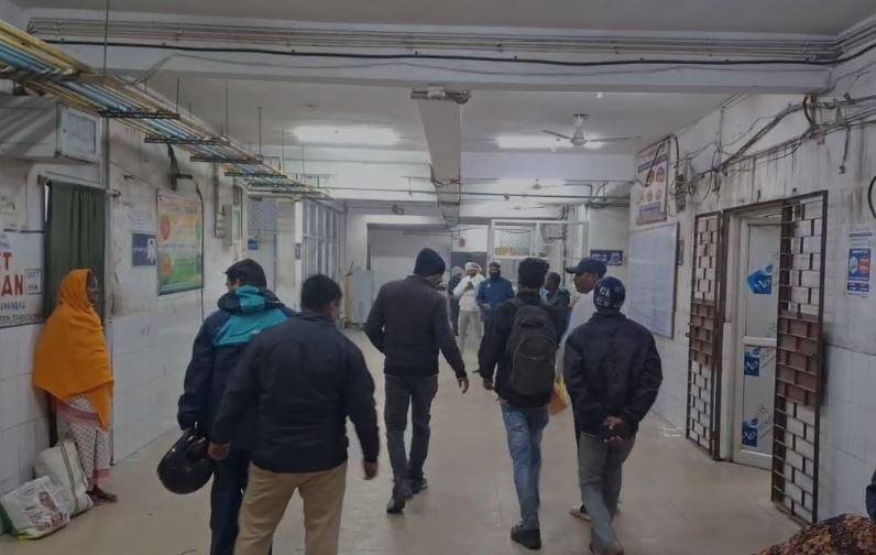 Dhanbad Breaking : सैट के जवान ने खुद को गोली मारकर की आत्महत्या... 1 22Scope News Dhanbad Breaking : SNMMCH में इलाज के दौरान मौत