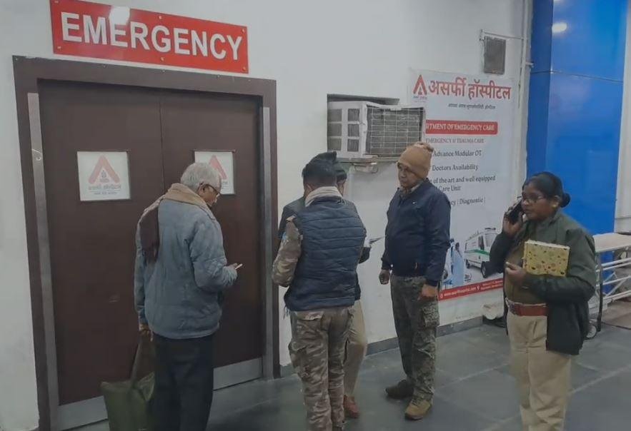 Dhanbad Breaking : अपराधियों ने सीमेंट कारोबारी को मारी गोली, गंभीर... Dhanbad Breaking : घटना के बाद जांच में जुटी पुलिस