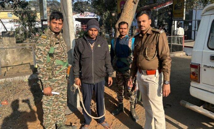 Giridih : नाबालिक से विवाह करने वाला आरोपी रामगढ़ से गिरफ्तार...