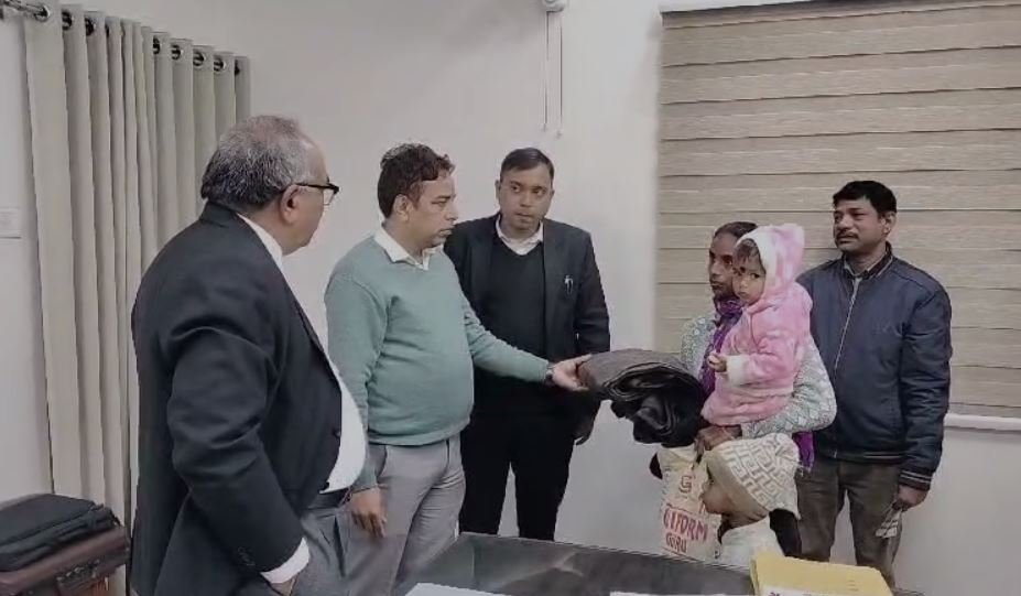 Dhanbad : अनाथ बच्चों को मिला डालसा का सहारा, स्पॉन्सरशिप योजना के तहत मिली राशि...