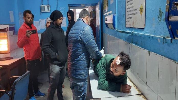 युवक पर पिस्टल और रॉड से हमला, 2 पर केस दर्ज