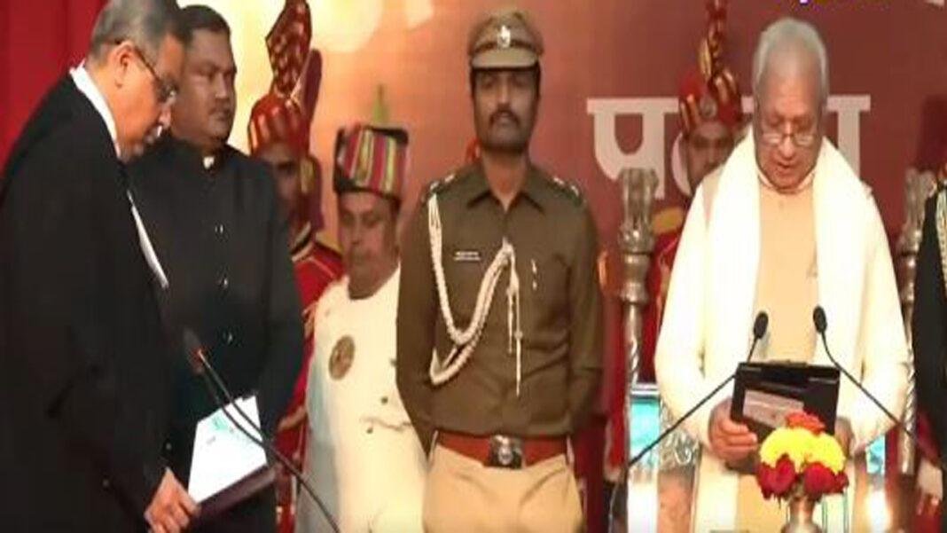 Breaking : आरिफ मोहम्मद खान बने बिहार के 42वें राज्यपाल, मुख्य न्यायाधीश ने दिलायी शपथ