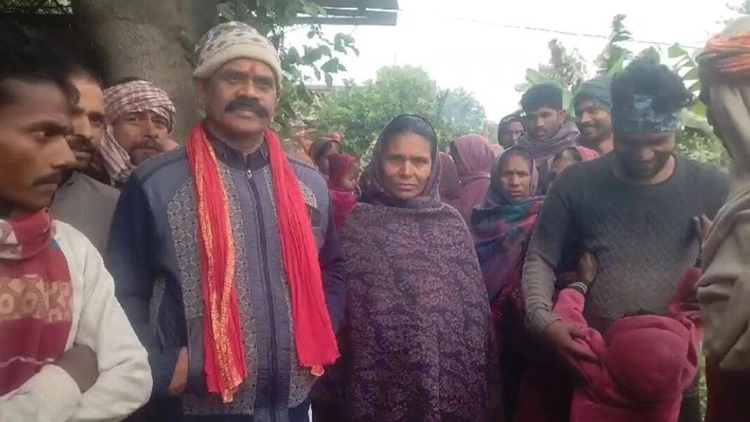 पंचायत के 11 वार्डों में 8 दिनों से बूंद-बूंद पानी के लिए तरस रहे हैं लोग