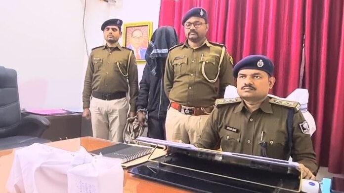 शराब के साथ गोरा गांव से एक आरोपी गिरफ्तार