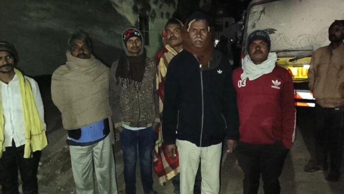 अनियंत्रित होकर सवारी से भरी ऑटो नहर में पलटी, एक बुजुर्ग की मौत