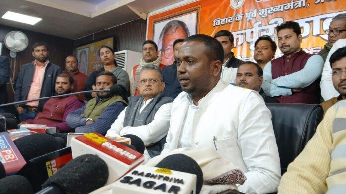 BJP कार्यालय में OBC मोर्चा की ओर से मनायी गई कर्पूरी ठाकुर की जयंती