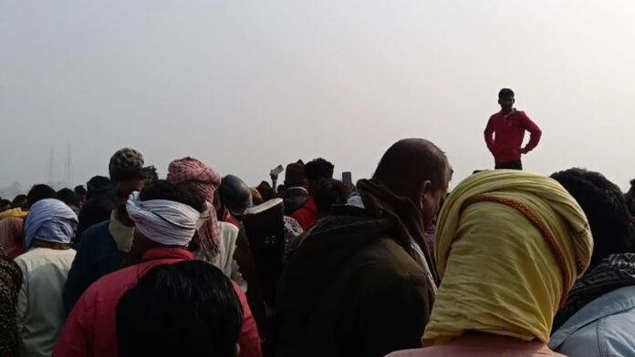 अपराधियों ने स्कूल जा रहे शिक्षक को गोली मारकर की हत्या