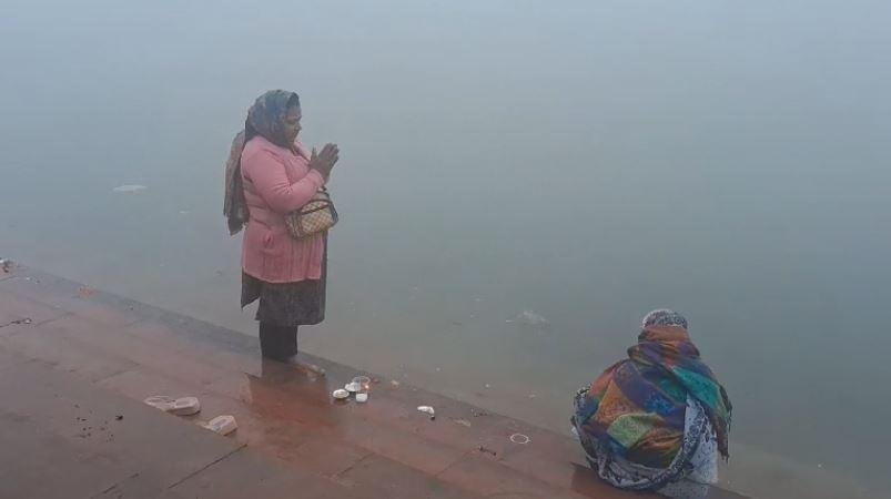 कड़ाके की ठंड व घने कोहरे के बीच तीर्थयात्री कर रहे हैं पिंडदान 1 22Scope News Gaya Pindaan 2 22Scope News