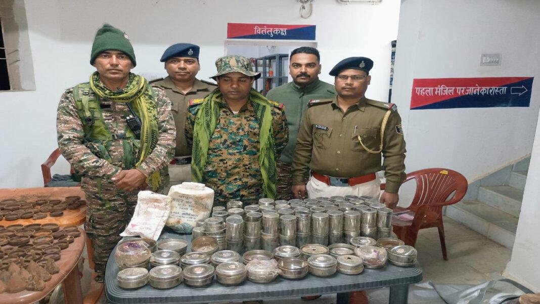 CRPF और पुलिस को मिली बड़ी सफलता, भारी मात्रा में अवैध सामान बरामद