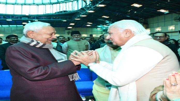 सुबह-सुबह राज्यपाल से मिले नीतीश कुमार