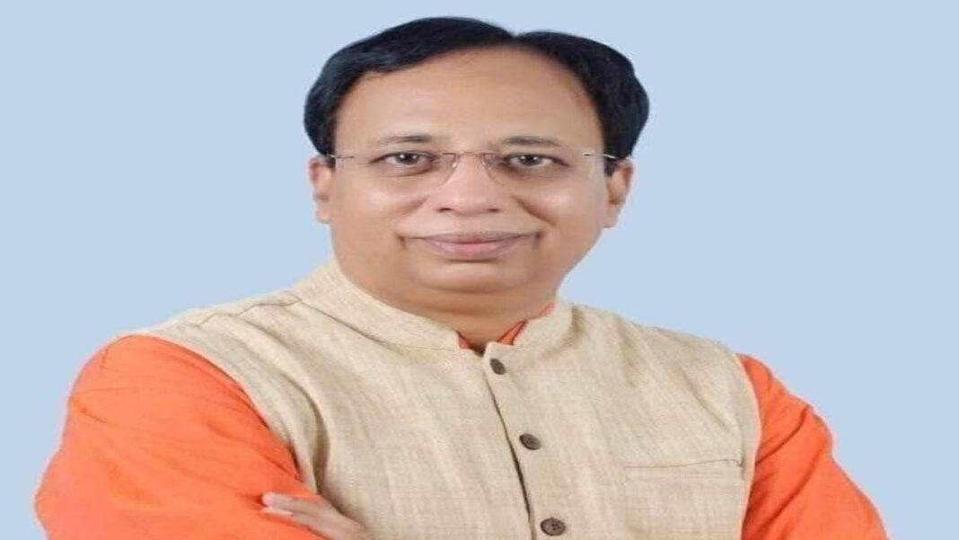 DEO के आवास पर विजिलेंस की छापेमारी, करोड़ों बरामद, सांसद ने जताया आभार