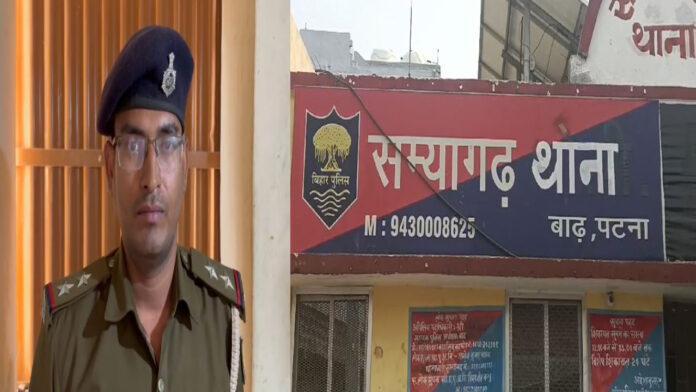 दारोगा छोटे लाल पर थाना प्रभारी ने चला दिया हाथ, आंख पर लगी चोट
