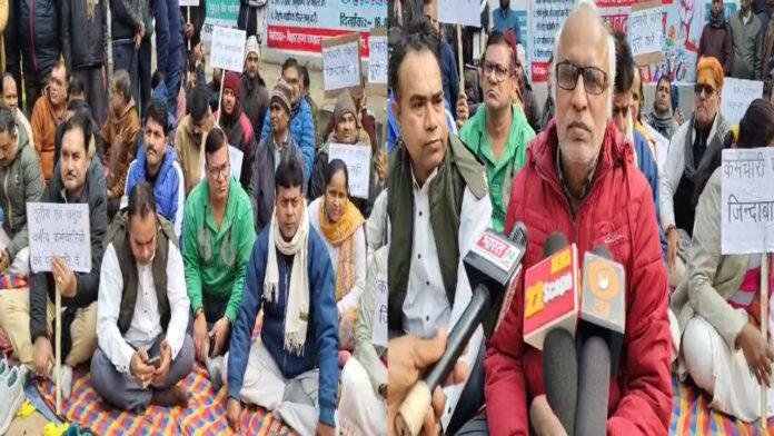 बिहार के अलग-अलग जिलों में सिविल कोर्ट कर्मचारियों का कलमबंद हड़ताल