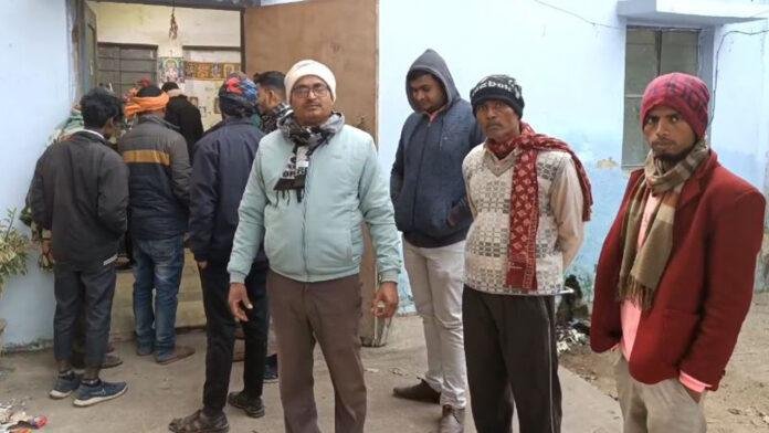 चौकीदार की मौत से खुली सदर अस्पताल की पोल, रात भर दवा के लिए घूमते रहे परिजन