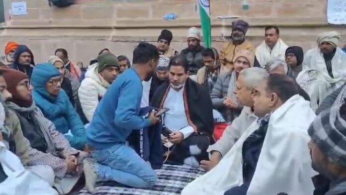 PK गांधी मैदान में चौथे दिन भी प्रशांत का आमरण अनशन जारी, प्रशासन कर सकती है बड़ी कार्रवाई