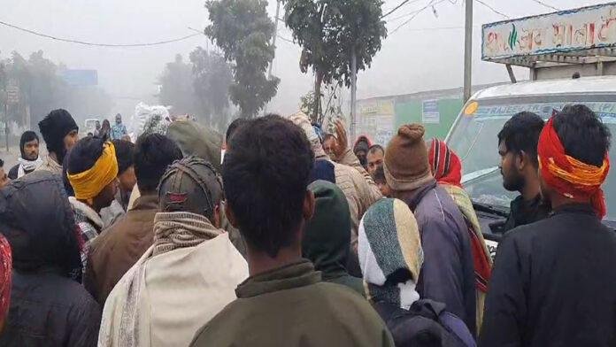 नशे में धूत कार चालक ने मैजिक वाहन में मारी टक्कर, गिरफ्तार