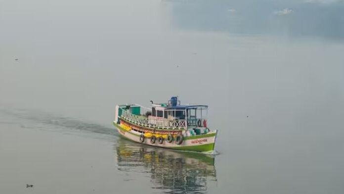 मकर संक्रांति को लेकर अलर्ट मोड पर प्रशासन, गंगा में नाव चलाने पर रोक