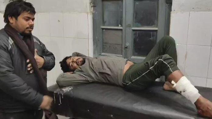 जमीन विवाद में जमकर चली गोली, 3 घायल