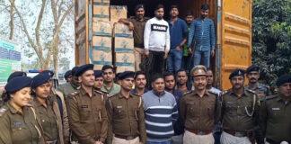 पुलिस ने ट्रक कंटेनर से भारी मात्रा में विदेशी शराब किया बरामद