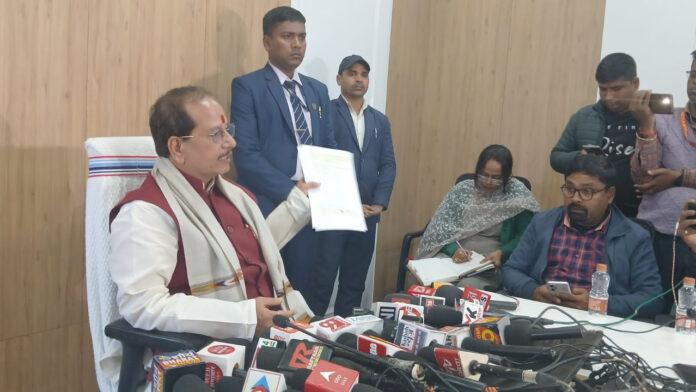 विजय सिन्हा ने कहा- तेजस्वी के कार्यकाल में हुई गड़बड़ी, जांच के बाद खुलासा