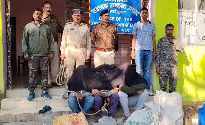 Hazaribagh : होटल में चल रहा था अवैध शराब का धंधा, होटल संचालक समेत तीन धराए...