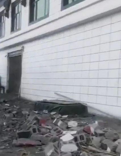 तिब्बत में मंगलवार को भूकंप के बाद तबाही का मंजर। 