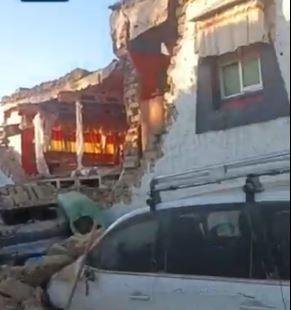 तिब्बत में मंगलवार को भूकंप के बाद तबाही का मंजर। 