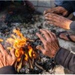 अलाव तापते लोग 1 22Scope News