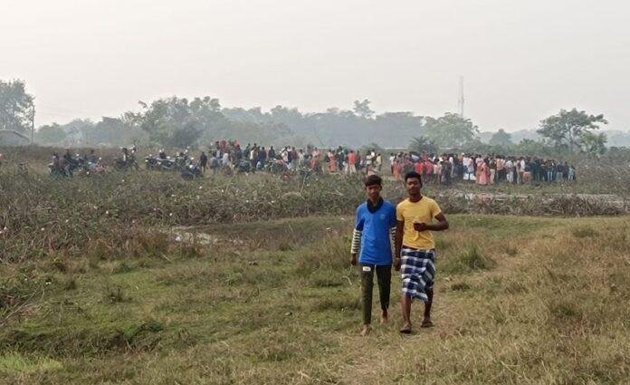 Bokaro : हत्या या आत्महत्या ! तालाब में तैरता हुआ अज्ञात शव बरामद, जांच में जुटी पुलिस...