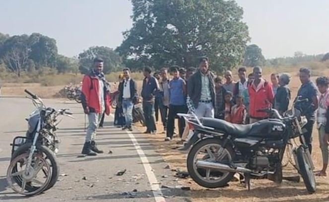 Gumla Accident : रफ्तार के कहर, भीषण सड़क हादसे में युवक ने गंवायी जान, चार गंभीर...