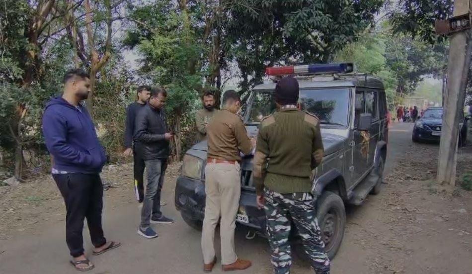 Bokaro Suicide : घटना के बाद जांच में जुटी पुलिस