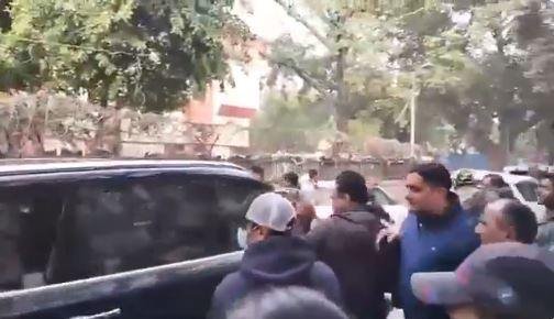 Delhi Assembly Election : केजरीवाल की कार पर ईंटें फेंकने का आप ने भाजपा लगाया गंभीर आरोप | 22Scope News केजरीवाल की कार