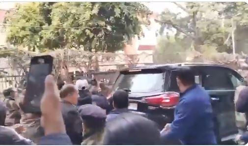 Delhi Assembly Election : केजरीवाल की कार पर ईंटें फेंकने का आप ने भाजपा लगाया गंभीर आरोप | 22Scope News केजरीवाल की कार का जारी फुटेज