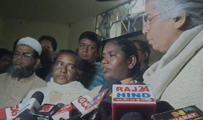 Jhariya Carmel School Matter : 9 घंटे बाद प्रिंसिपल ने मांगी माफी, एसडीएम ने कहा-जांच में नहीं मिला कुछ भी आपत्तिजनक...