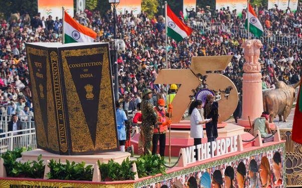 गणतंत्र दिवस परेड में संविधान की झांकी