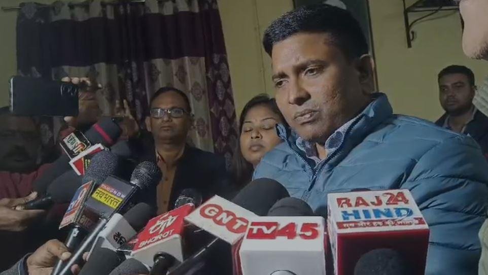 Jhariya Carmel School Matter : घटना के बाद मामले का जानकारी देते एसडीएम