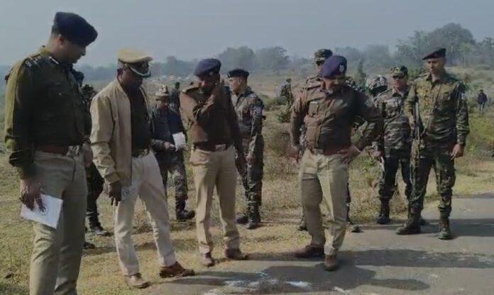 Breaking : दो गुटो में हिंसक झड़प के बाद मौके पर पहुंचे बोकारो रेंज आईजी, निरीक्षण के साथ चलाया सर्च अभियान...