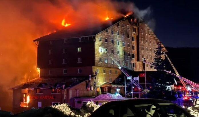 तुर्किये के एक स्की रिसोर्ट होटल में आग लगने की घटना हुई