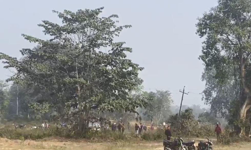 Baghmara Breaking : गोलियों की तड़तड़ाहट से थर्राया बाघमारा, दो गुटों में खूनी संघर्ष...