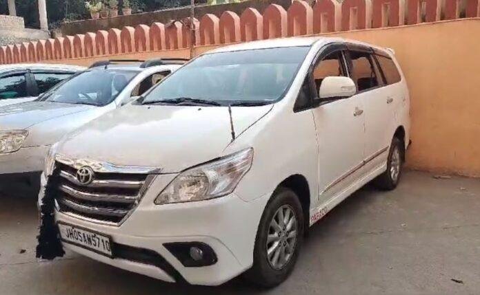 तहब Dhanbad Breaking : कोयला कारोबारी सौरभ सिंघल के ठिकानों पर GST विभाग की दबिश...