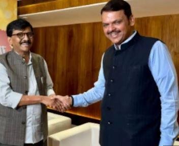 CM देवेंद्र फडणवीस की तारीफ में जुटी उद्धव की शिवसेना 3 22Scope News संजय राउत संग सीएम देवेंद् फडणवीस की पुरानी तस्वीर।