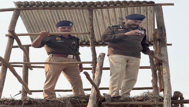 महाकुंभ में भगदड़ हादसे के बाद भी श्रद्धा की लहरों से गतिमान है संगम, 10 बजे तक 66.72 लाख श्रद्धालुओं ने लगाई डुबकी महाकुंभ में मौका मुआयना करने पहुंचे डीजीपी प्रशांत कुमार टॉवर पर चढ़े।