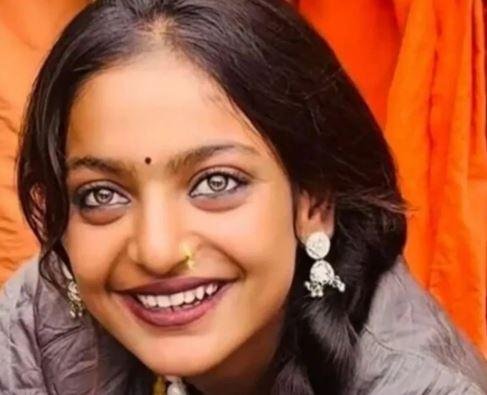 मोनालिसा महाकुंभ
