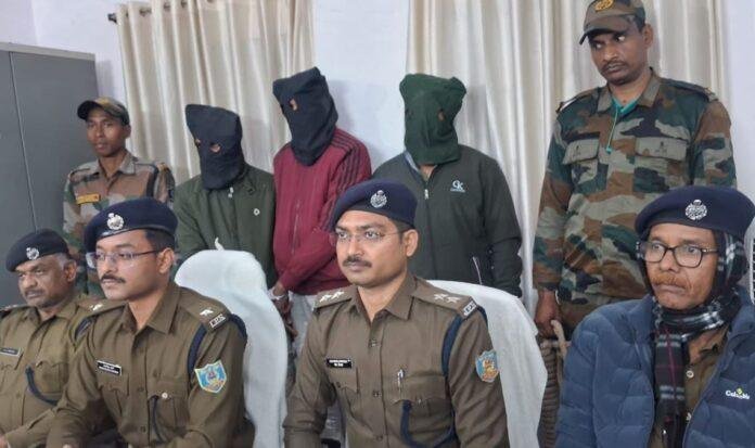 Jamtara Crime : तीन शातिर साइबर अपराधी गिरफ्तार, कई सामान जब्त...