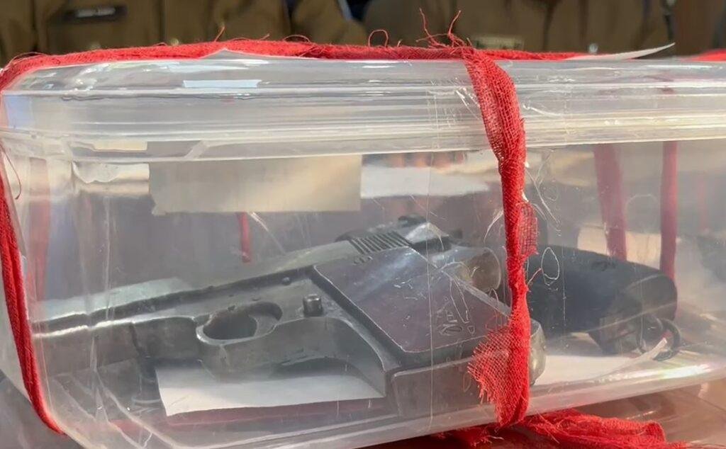 Chatra Crime : हथियार के साथ टीएसपीसी के तीन उग्रवादी धराए, बड़ी घटना... Chatra Crime : जब्त हथियार