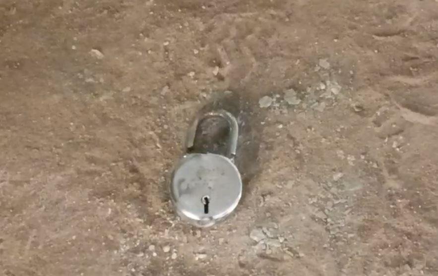 Dhanbad Crime : सातवें आसमान पर चोरों का मनोबल, निर्माणाधीन भवन से उड़ा ले गए इतना कैश... | 22Scope News ूद9 min 22Scope News