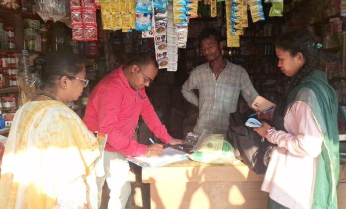 Gumla : चैनपुर में खाद्य सुरक्षा अधिनियम और कोप्टा एक्ट के तहत छापेमारी, गुटका, खैनी और...